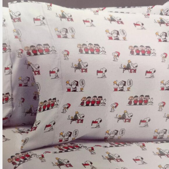 Peanuts Snoopy Christmas Caroling White King Bed Sheet Set - Picture 3 of 4